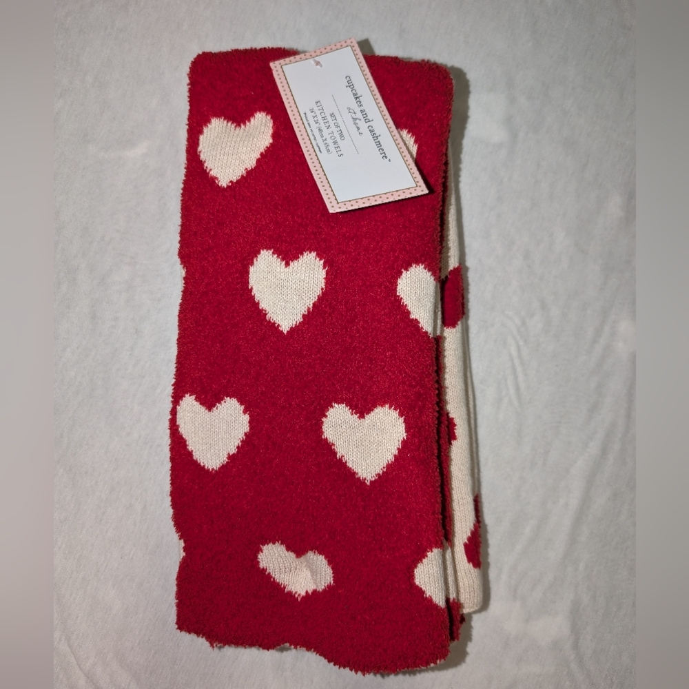 New Cupcakes and Cashmere sweater knit 2-piece heart towel set